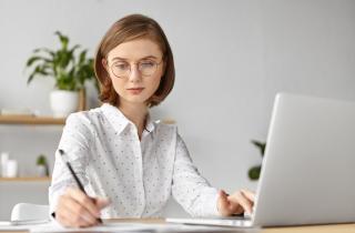 Микрофибра со временем царапает линзы из-за скопившейся пыли — оптики