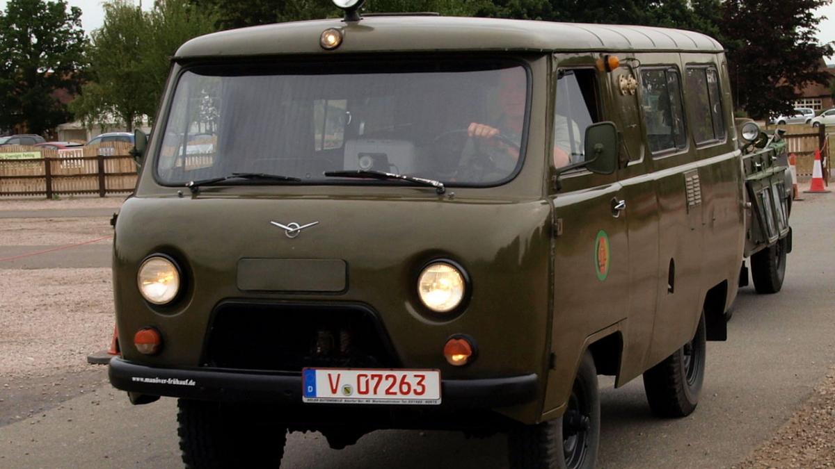 УАЗ-452
