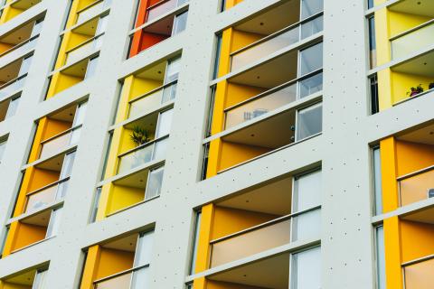 Судебные споры помогут оценить надёжность УК — эксперт по ЖКХ Сергеев