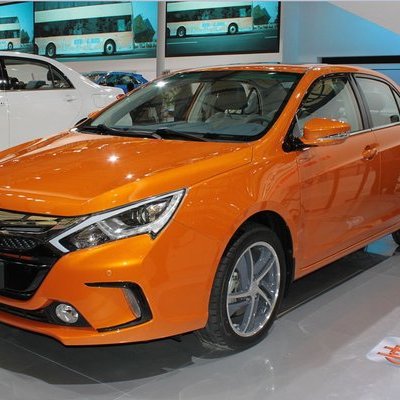 BYD представила новое поколение доступного седана Qin с гибридной силовой установкой