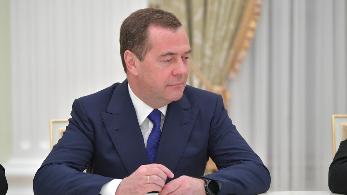 Дмитрий Медведев Дмитрий Медведев