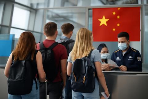 Эксперты объяснили, что происходит с изъятыми на контроле предметами в аэропортах
