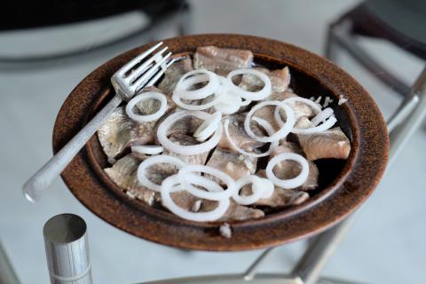 Попробовала белую шубу вместо обычной — и теперь только так: гости в восторге!