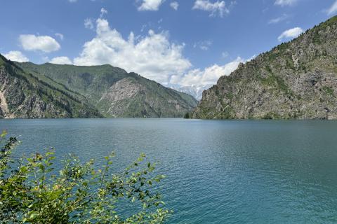 Горные тропы Киргизии открывают редкие озёра и ледники
