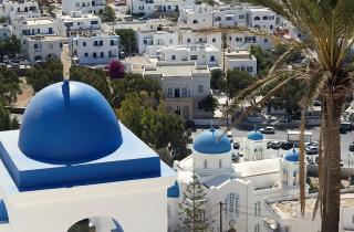 Акрополь и древние кварталы объединяют прогулочный маршрут в Греции