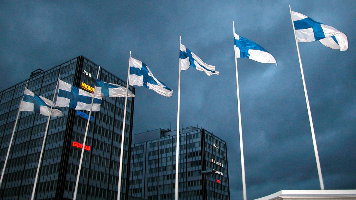 09. Finnish flags
