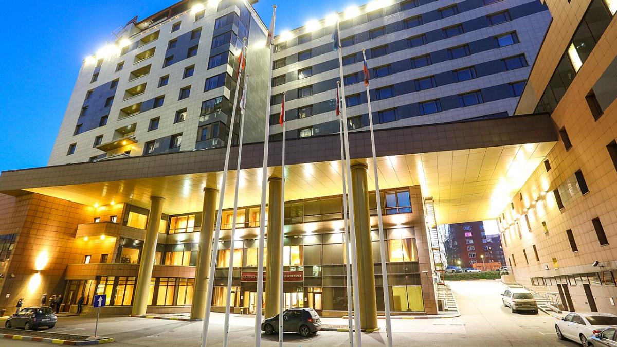Фасад здания отеля Москва в Бородино Фасад здания отеля Москва в Бородино
