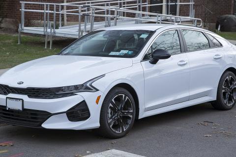 Kia отзывает более 250 тысяч K5 2021–2024 годов из-за риска утечки топлива — компания