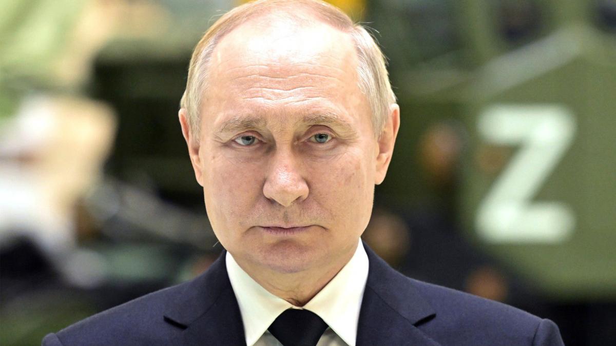 Putin at Obukhovskiy zavod