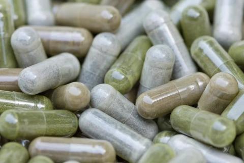 Энергия без кофе и восстановление без сна: что на самом деле делает BCAA с телом