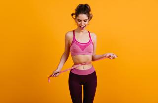 Молоко и выпечка из белой муки могут вызывать отёки и прибавку веса