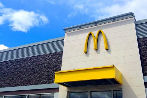 Новый золотой соус McDonald's с мёдом и горчицей представлен в меню