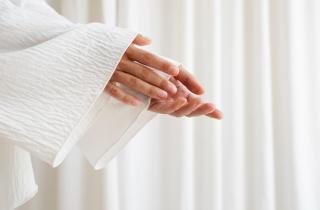 Раньше ногти ломались и слоились — теперь просто наношу это масло трижды в день