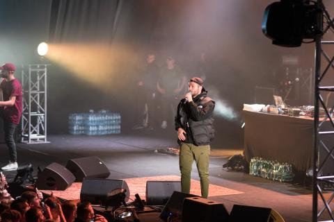 Фанаты Макса Коржа готовят коллективный иск на 20 млн рублей к организаторам концерта в Алматы