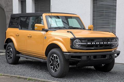 Ford представил юбилейную версию Bronco к 60-летию модели