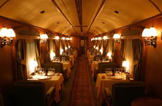 Цены на вино в вагоне-ресторане выше курортных в 3–4 раза, рассказал путешественник