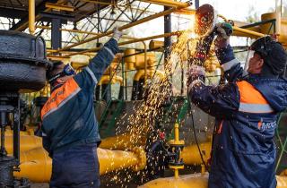 Авито Работа: в Тюменской области чаще всего ищут машинистов спецтехники и сварщиков