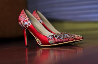 Высокие каблуки влияют на осанку и могут вызвать искривление позвоночника — Амир Муракаев