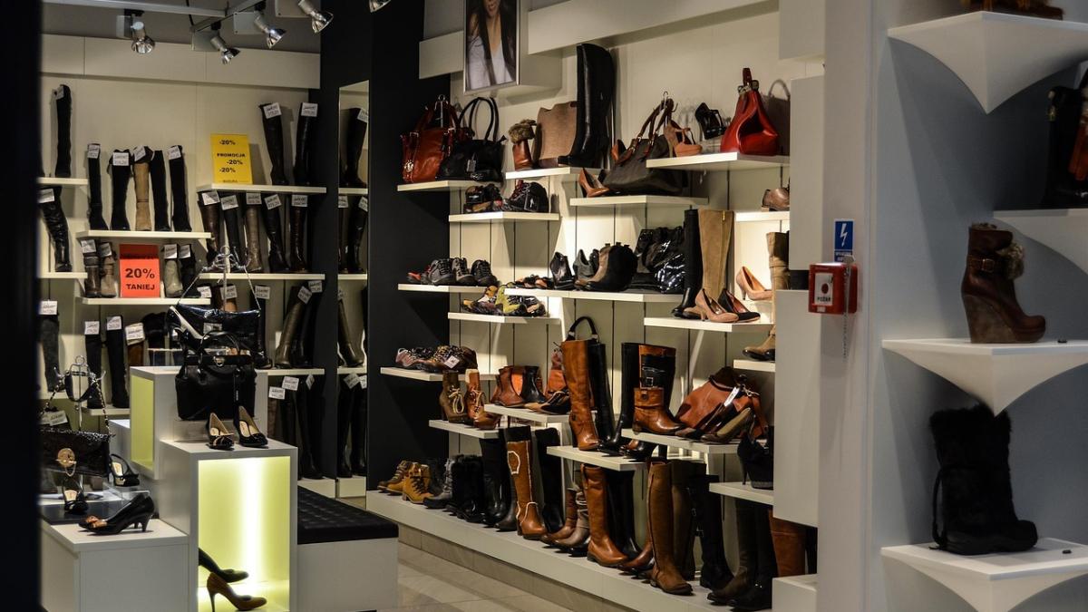 Фото обувного магазина