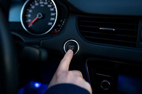 При снижении температуры до +5 прогрев двигателя становится необходимой процедурой — эксперт Тимашов