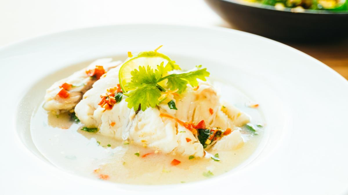 Судак в сметанном соусе