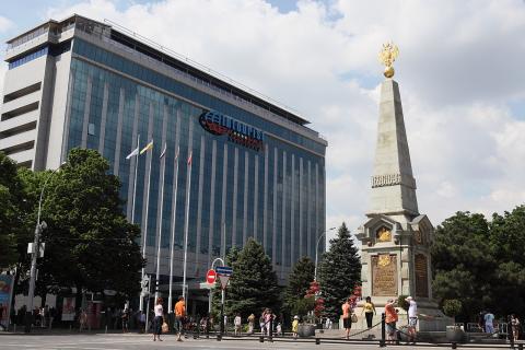 Красный проспект, Царские ворота и памятник Екатерине II - главные достопримечательности Краснодара Красный проспект, Царские ворота и памятник Екатерине II - главные достопримечательности Краснодара