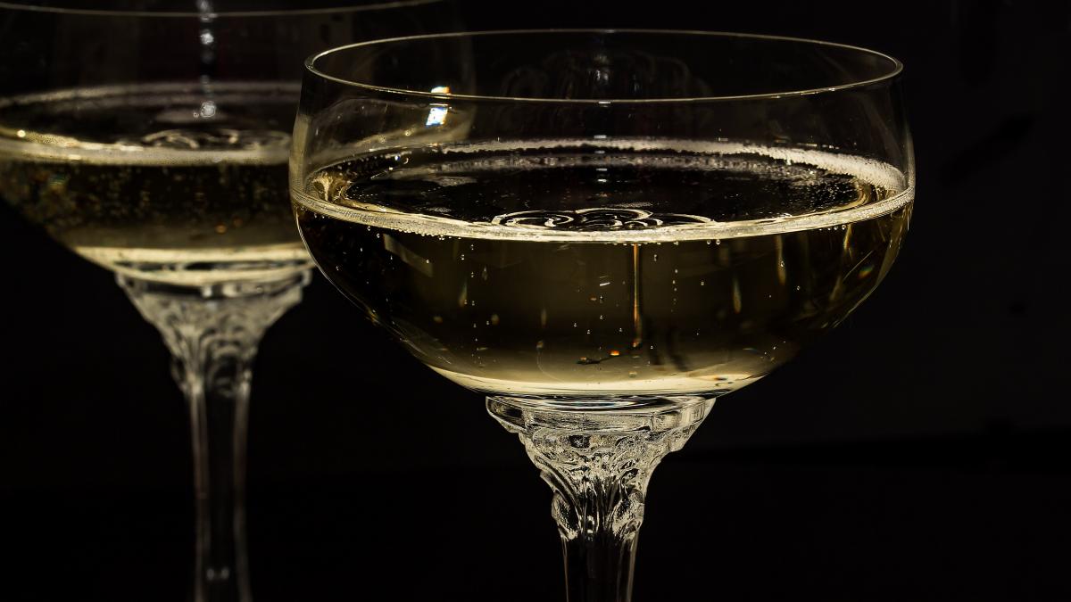Champagne-glasses-1940262 1920 Champagne-glasses-1940262 1920