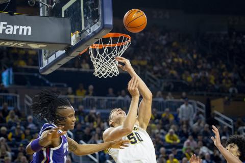 Владислав Голдин дебютировал в НБА в матче с Бостоном — РБК