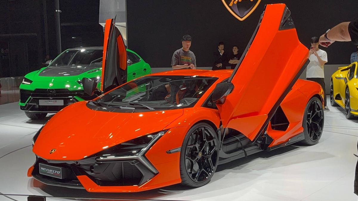 Lamborghini Revuelto Lamborghini Revuelto