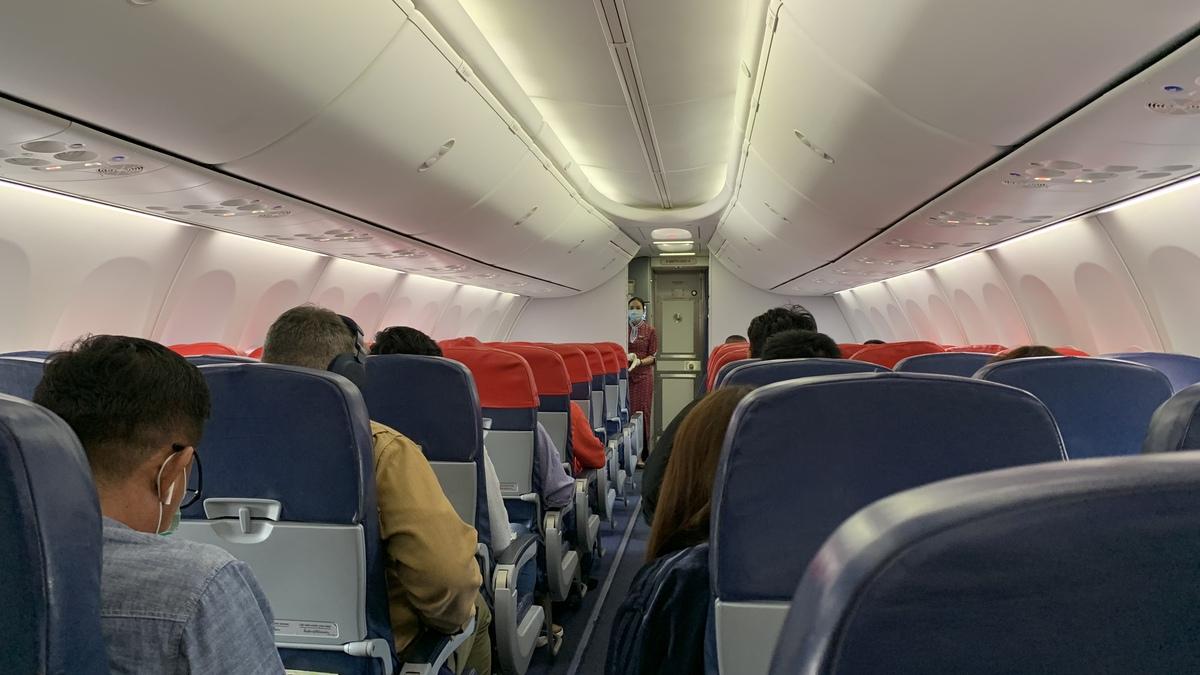 Салон самолёта Салон самолёта