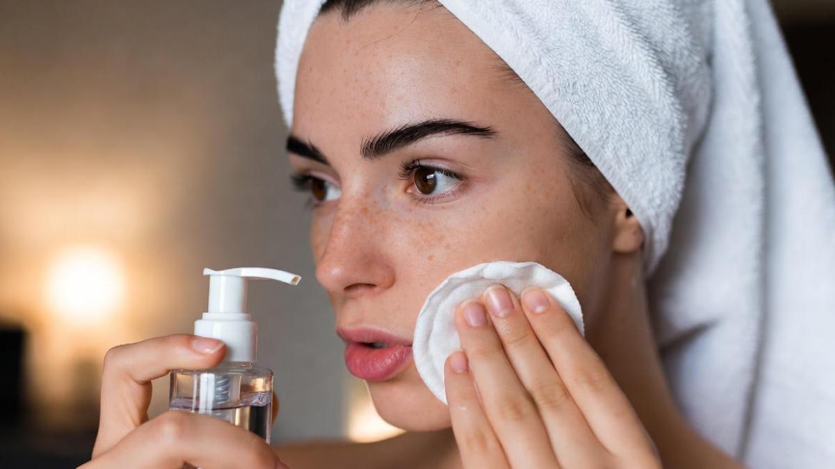 Демакияж мицеллярной водой