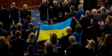 Флаги Украины в зале заседания Конгресса США стали причиной скандала
