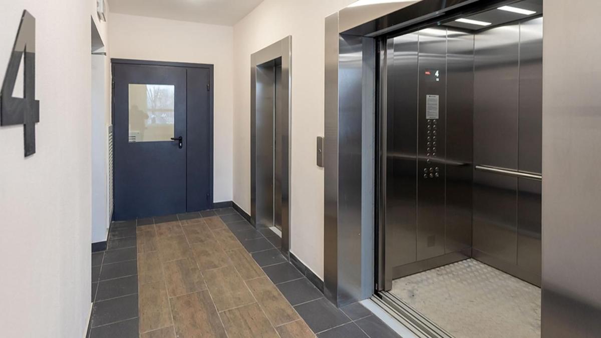 Подъезд новостройки в Москве