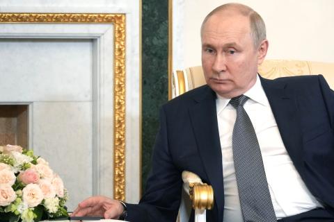 Путин обсудил с главой Карачаево-Черкесии развитие социальной сферы и туризма