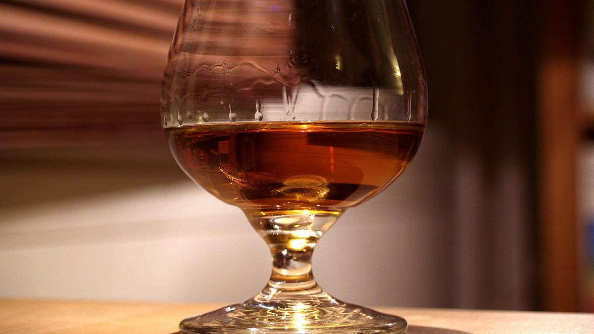 Бокал коньяка